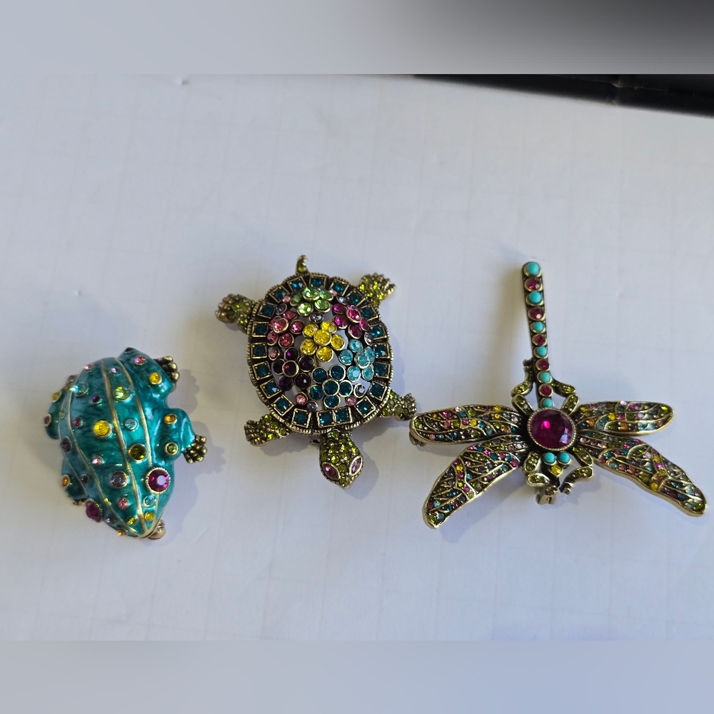 Heidi Daus Brooch Collection 1 Turtle, Frog,  Dragonfly Brooch Box Set - Picture 11 of 13